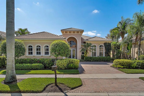 Property photo for 322 Vizcaya Drive, Palm Beach Gardens, FL
