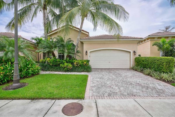 Property photo for 122 Andalusia Way, Palm Beach Gardens, FL
