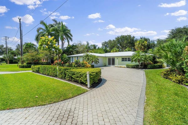 Property photo for 7 Country Club Circle, Tequesta, FL