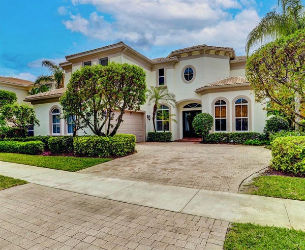 Property photo for 334 Vizcaya Drive, Palm Beach Gardens, FL