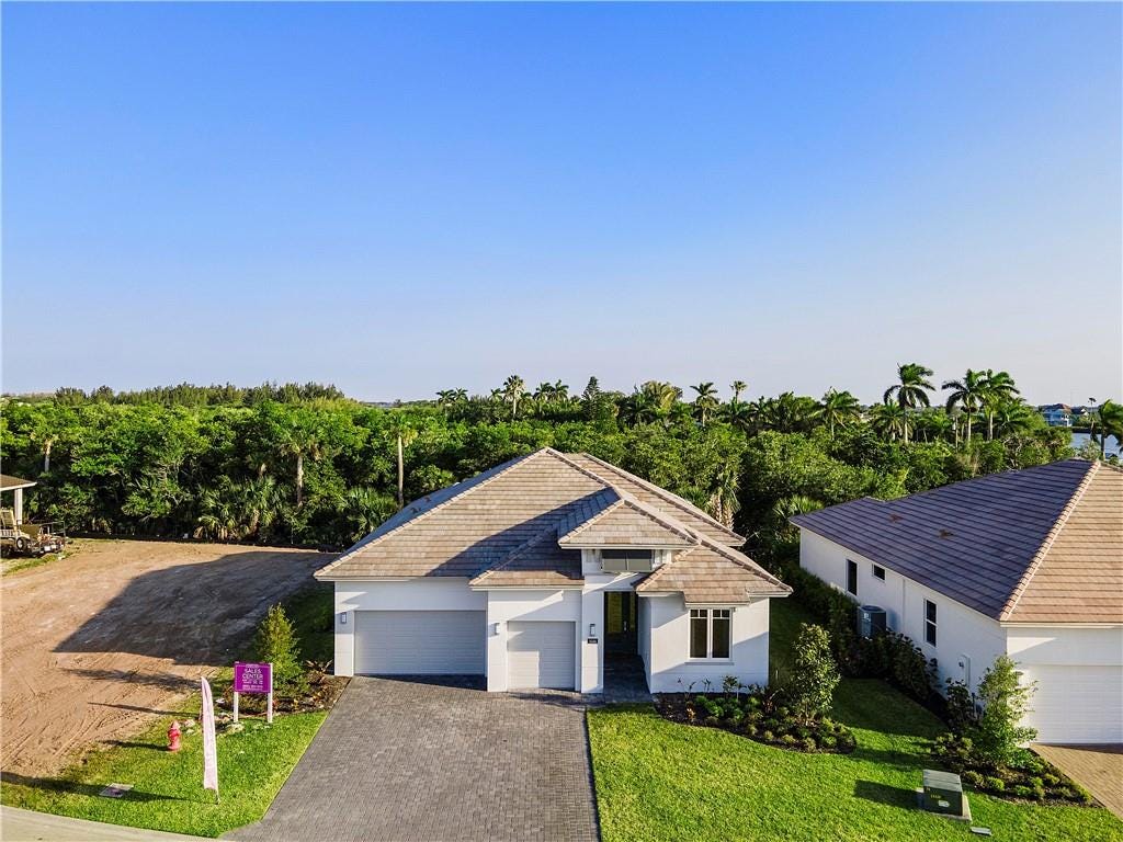 For Sale 9261 Orchid Cove Circle, Vero Beach, FL 32963 2 Beds / 2