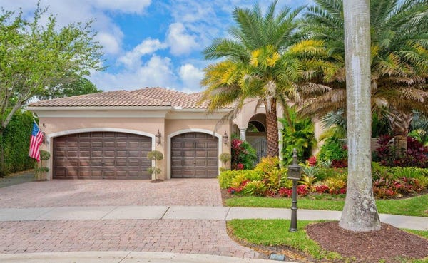 Property photo for 305 Trieste Drive, Palm Beach Gardens, FL