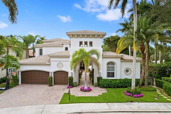 Property photo for 102 Via Verde Way, Palm Beach Gardens, FL
