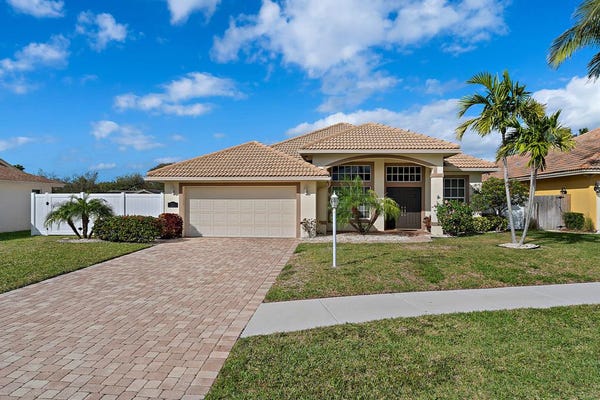 Property photo for 561 N Cypress Drive, Tequesta, FL