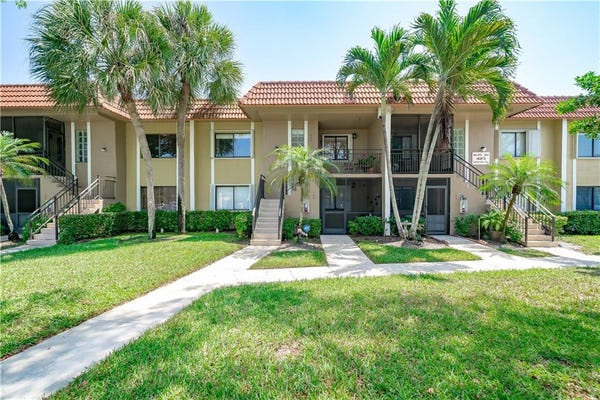 Property photo for 423 Lakeview Dr, #204, Weston, FL